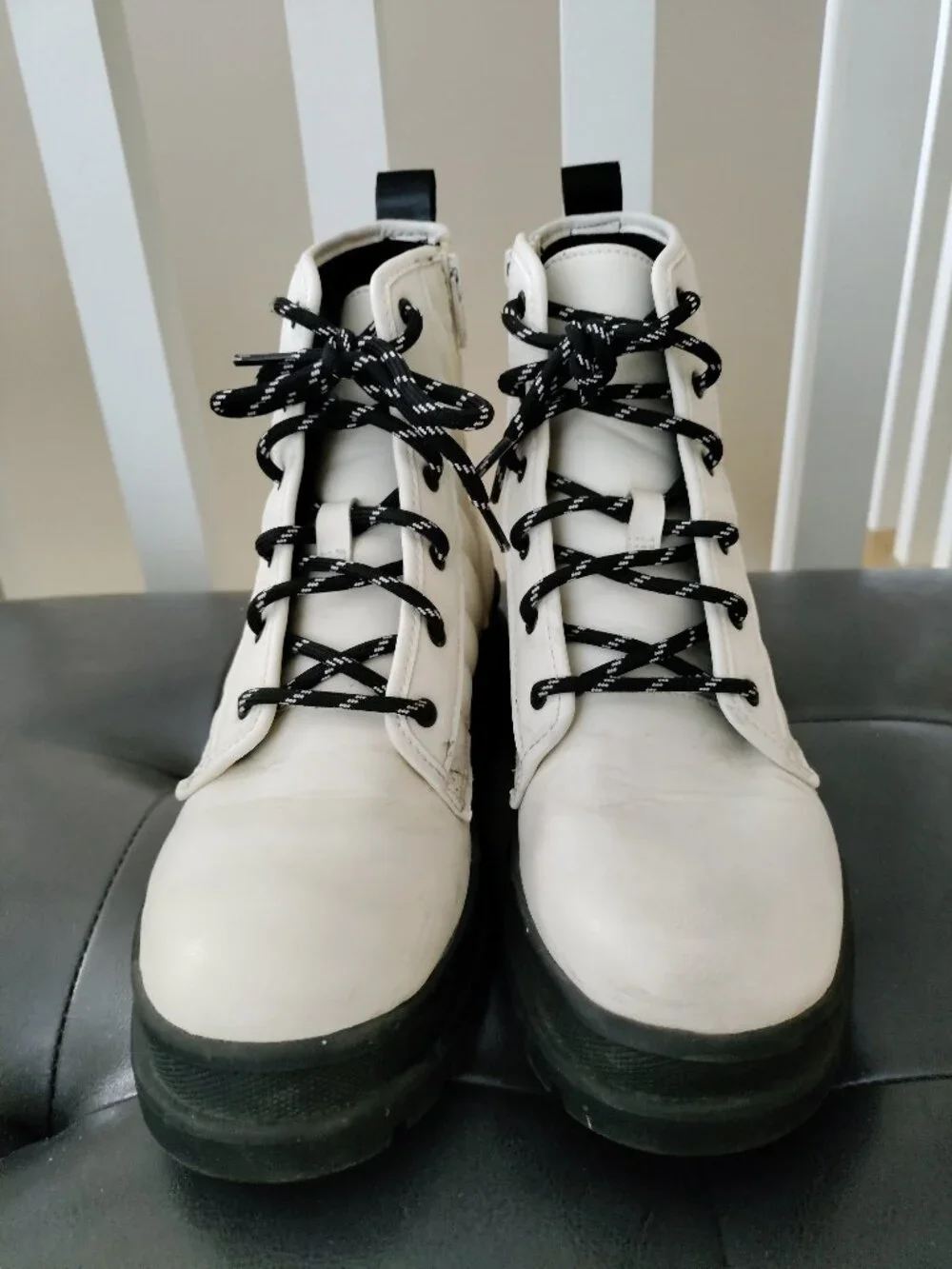 Wonder Nation Ivory Quilted Combat Boots Size 4